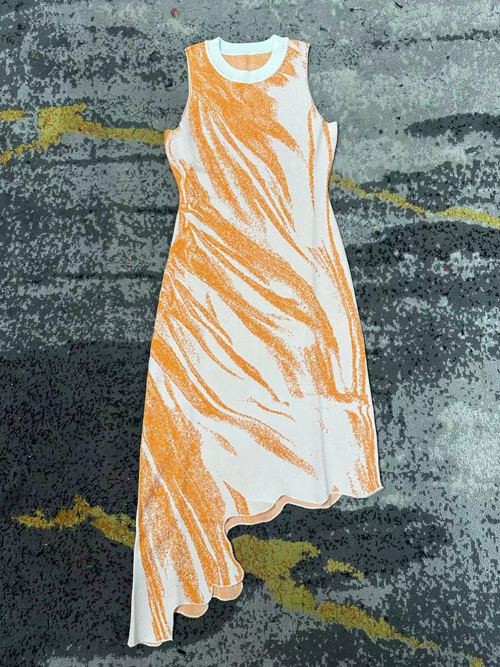 Robe tricotée sans manches à imprimé tie-dye irrégulier pour femme