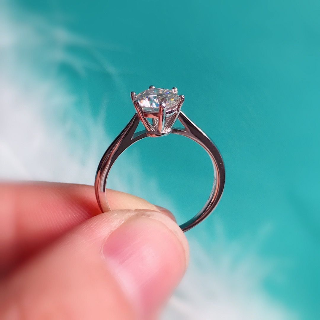 Bague Moissanite couleur D pour femme avec six griffes et huit cœurs en diamant blanc