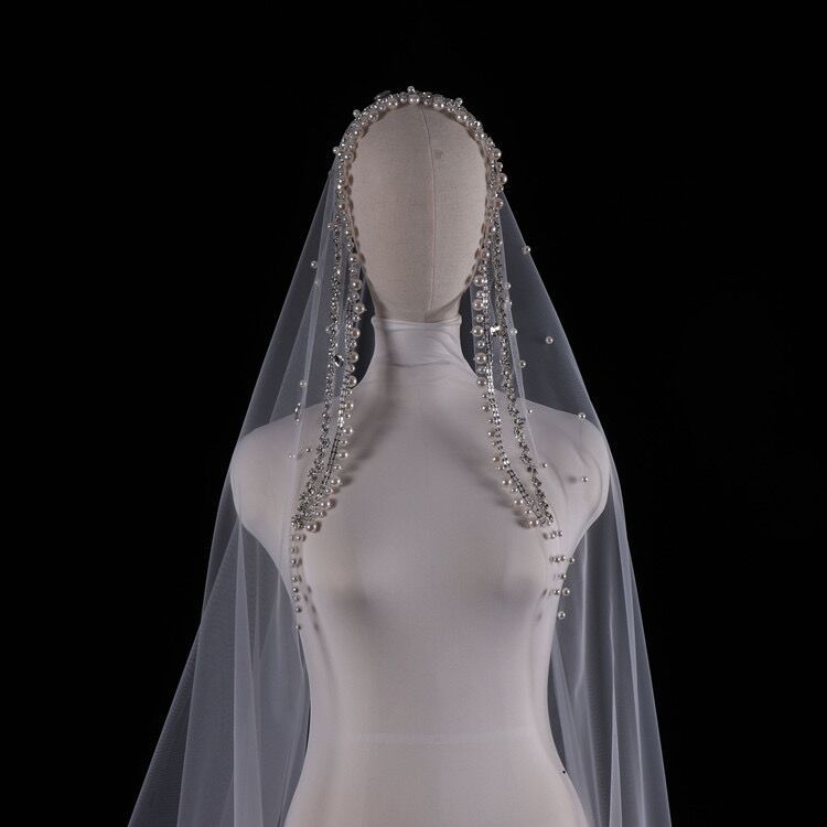 Voile de mariée longue traînante avec perles et strass