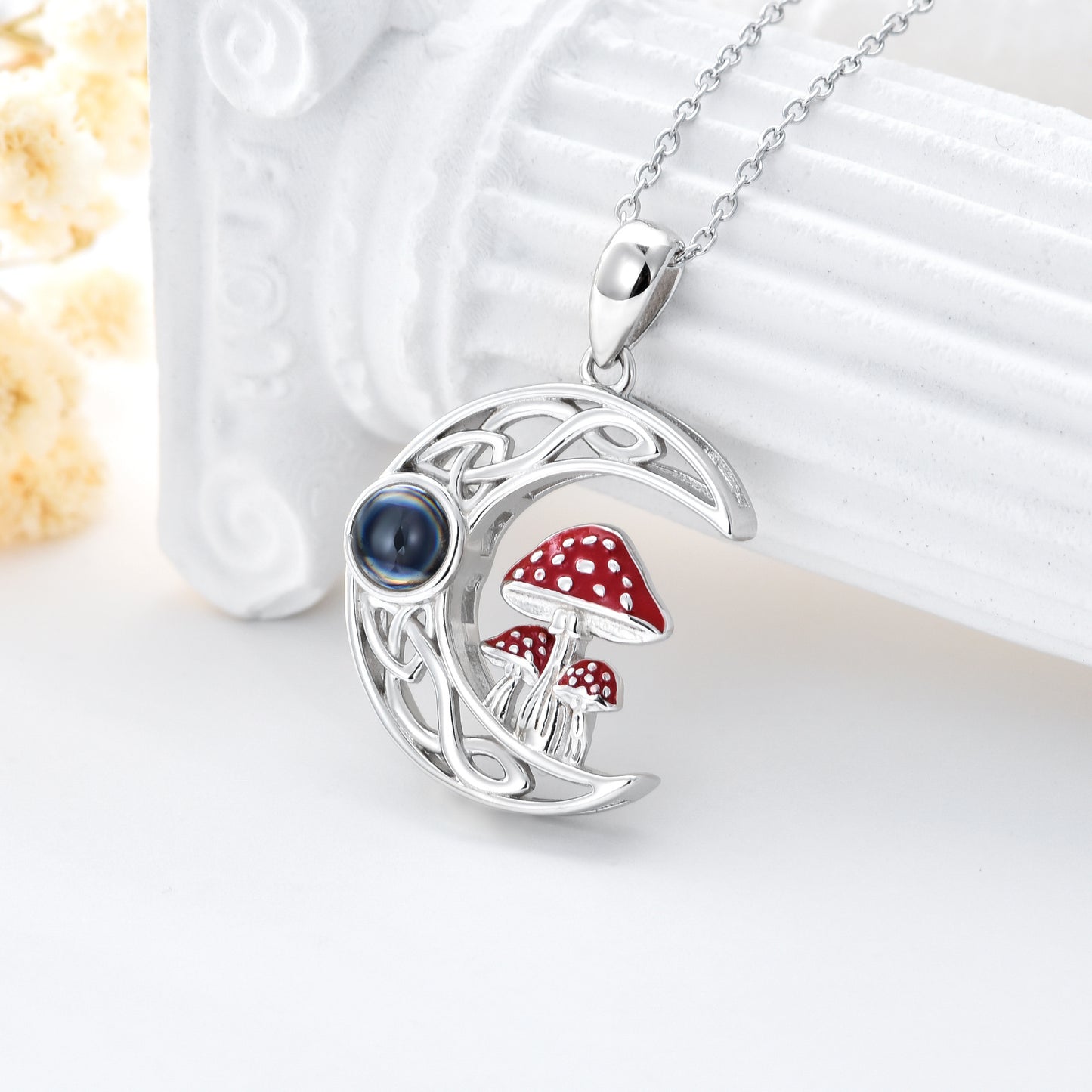 Collier avec projection de pierre et lune en forme de champignon en argent sterling avec inscription « Je t'aime » en 100 langues