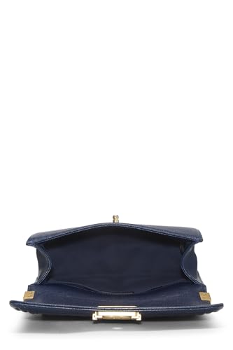 Chanel, sac Boy Caviar matelassé bleu marine de taille moyenne, d'occasion