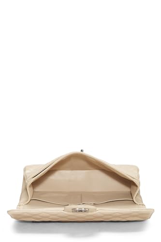 Chanel, sac à rabat double classique matelassé beige caviar d'occasion, taille M, beige