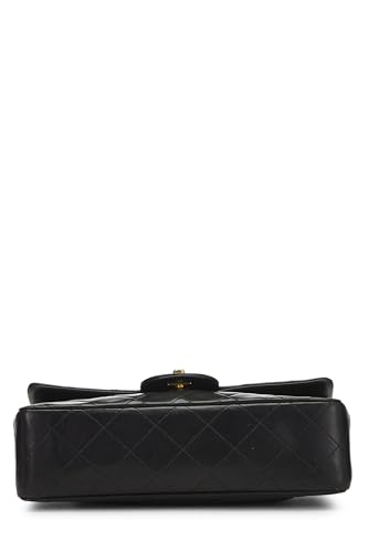 Chanel, sac à main classique à double rabat en cuir d'agneau matelassé noir, petit modèle, noir