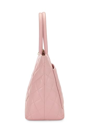 Chanel, sac fourre-tout matelassé à médaillon en caviar rose d'occasion, rose