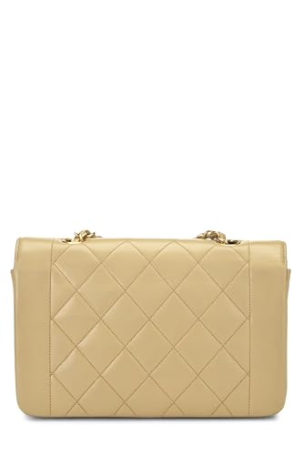 Chanel, Petit sac à rabat classique en cuir d'agneau matelassé beige d'occasion, beige