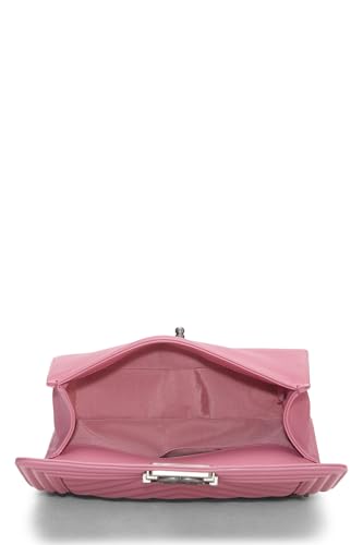 Chanel, Pre-Loved Pink Chevron Calfskin Boy Bag Medium, Pink