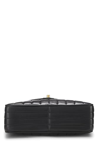 Chanel, sac à rabat enveloppe en cuir d'agneau noir d'occasion, taille moyenne, noir