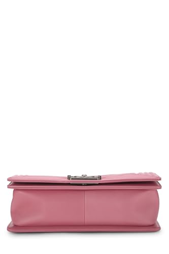 Chanel, sac Boy en cuir de veau rose à chevrons de taille moyenne, d'occasion, rose