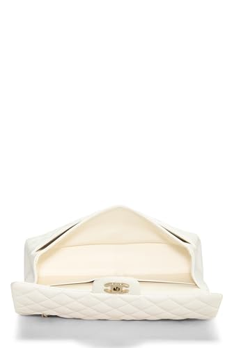 Chanel, sac à main classique à double rabat en cuir d'agneau matelassé blanc de taille moyenne, blanc