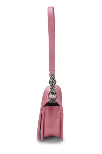 Chanel, Pre-Loved Pink Chevron Calfskin Boy Bag Medium, Pink