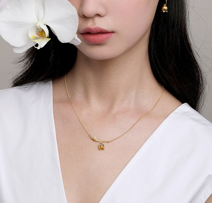 Lily Happy Return Necklace Earrings