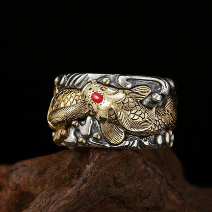 Anillo ancho con personalidad de Koi para hombre en plata de ley