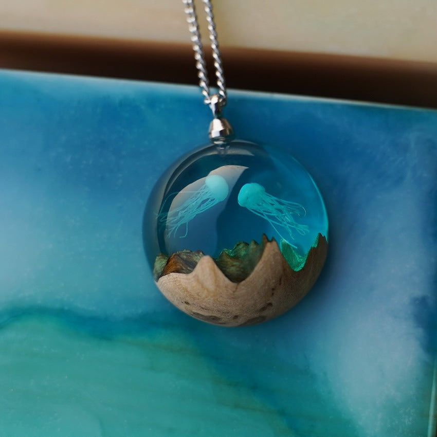 Water Drop Necklace Pendant At The Ends Of The Ocean