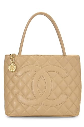 Chanel, sac fourre-tout matelassé à médaillon en caviar beige d'occasion, beige