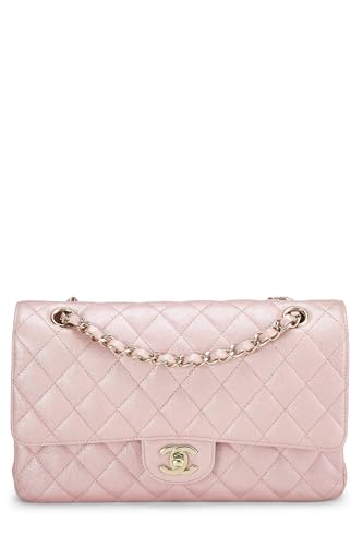 Chanel, sac à main matelassé rose irisé à double rabat classique de taille moyenne, rose