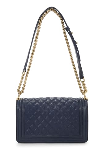 Chanel, sac Boy Caviar matelassé bleu marine de taille moyenne, d'occasion