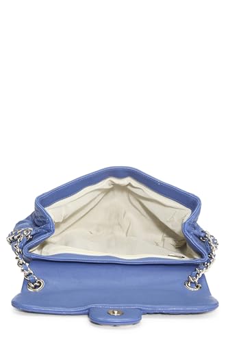 Chanel, sac à bandoulière en cuir de veau matelassé bleu avec chaîne autour, d'occasion, bleu