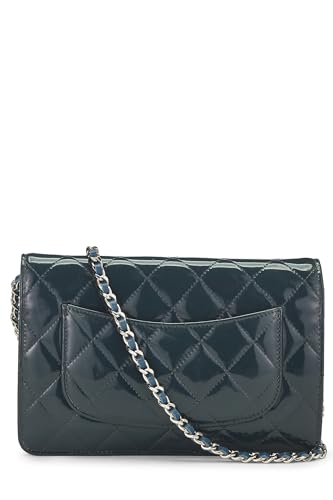 Chanel, Portefeuille en cuir verni matelassé bleu sur chaîne d'occasion (WOC), Bleu