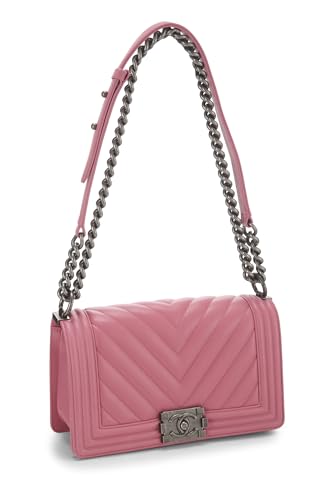 Chanel, sac Boy en cuir de veau rose à chevrons de taille moyenne, d'occasion, rose