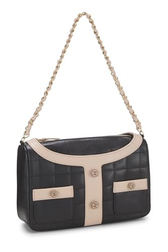 Chanel, Bolso de hombro tipo chaqueta de piel de becerro acolchada negra Pre-Loved, Negro