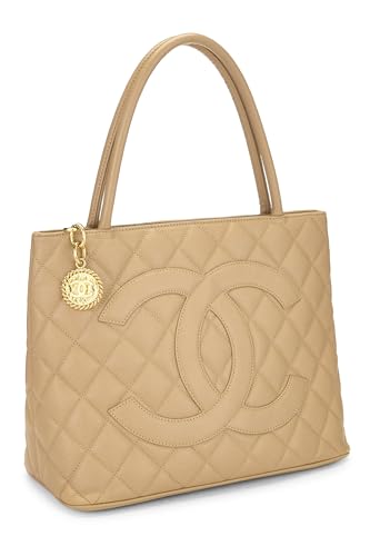 Chanel, sac fourre-tout matelassé à médaillon en caviar beige d'occasion, beige