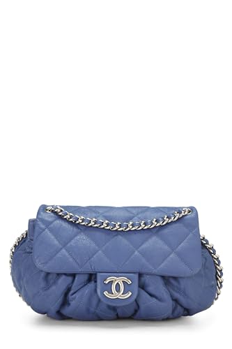 Chanel, Bolso de hombro con cadena alrededor de piel de becerro acolchada azul Pre-Loved, Azul