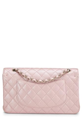 Chanel, sac à main matelassé rose irisé à double rabat classique de taille moyenne, rose