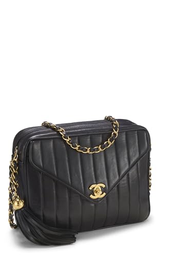 Chanel, Bolso para cámara con solapa tipo sobre de piel de cordero negra Pre-Loved, mediano, Negro