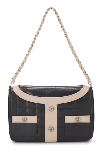 Chanel, Bolso de hombro tipo chaqueta de piel de becerro acolchada negra Pre-Loved, Negro