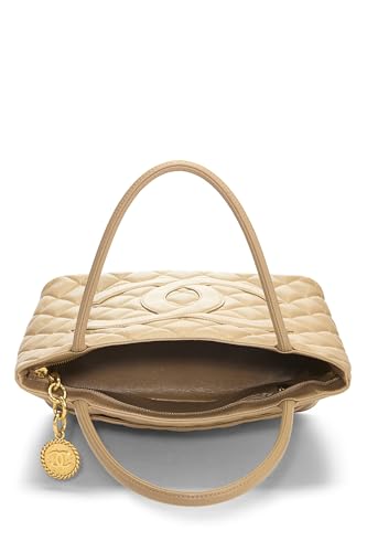 Chanel, sac fourre-tout matelassé à médaillon en caviar beige d'occasion, beige