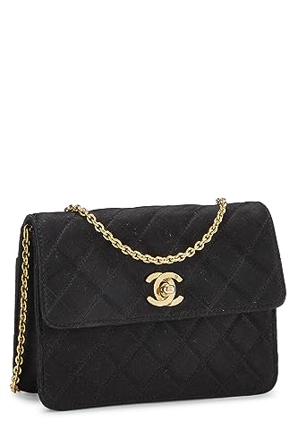 Chanel, Micro con media solapa de satén acolchado negro Pre-Loved, Negro