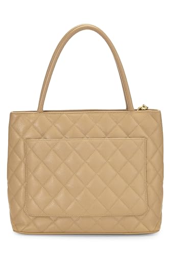 Chanel, sac fourre-tout matelassé à médaillon en caviar beige d'occasion, beige