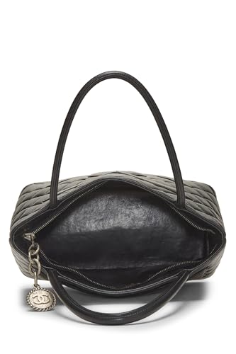 Chanel, Bolso tote con medallón de caviar acolchado negro Pre-Loved, Negro