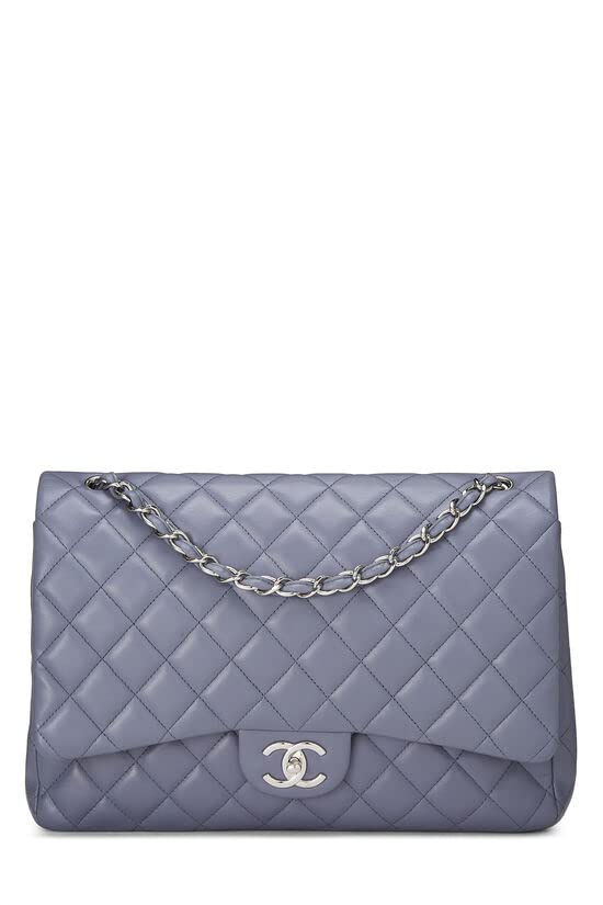 CHANEL, Maxi classique à double rabat en cuir d'agneau matelassé violet d'occasion, violet