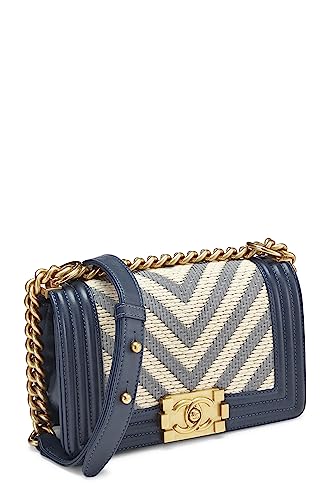 Chanel, petit sac Boy tissé bleu à chevrons d'occasion, bleu