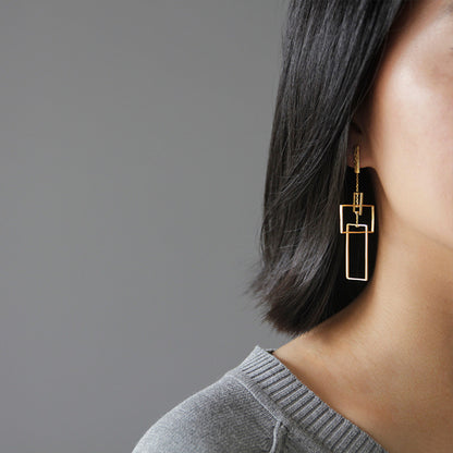 Three-dimensional square earrings