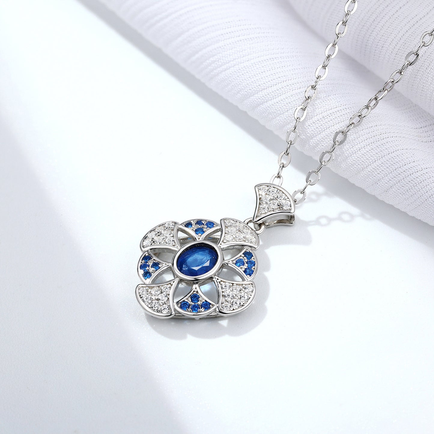 Temperament Gingko Leaf Pendant S925 Silver Set Natural Sapphire Necklace