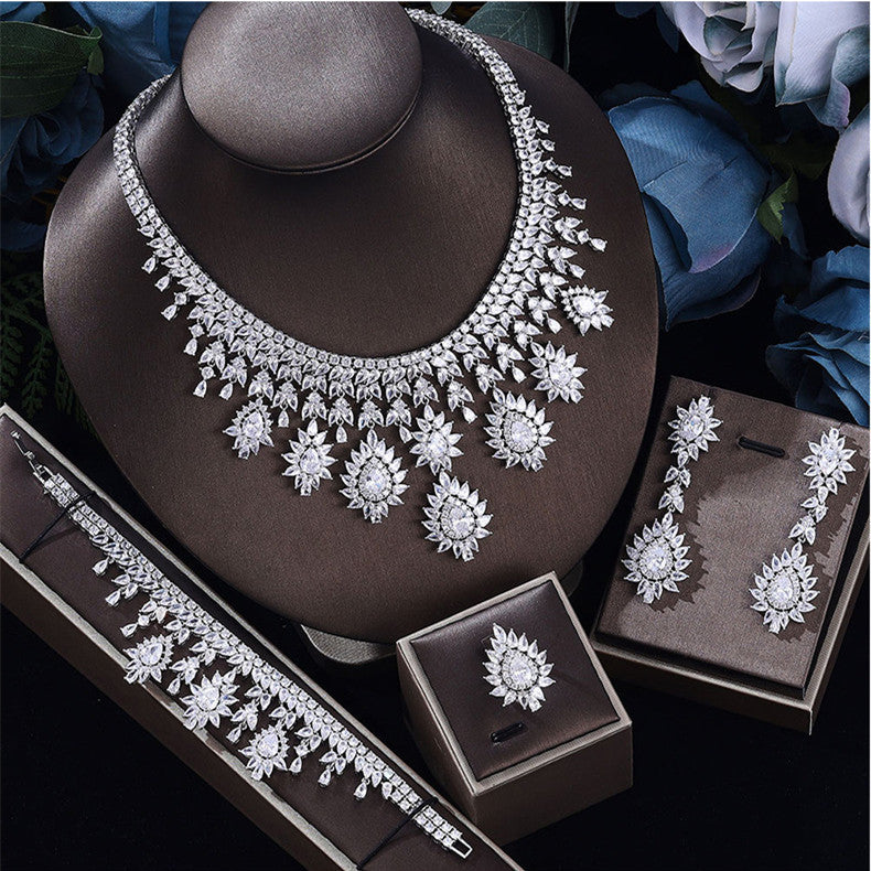 Ensemble de bijoux de mariage vintage à la mode pour femmes avec collier et boucles d'oreilles