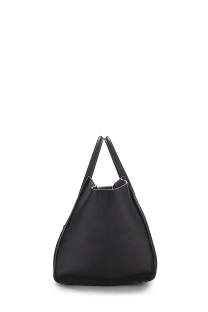 Céline, Pre-Loved Black Calfskin Leather Phantom Medium, Black