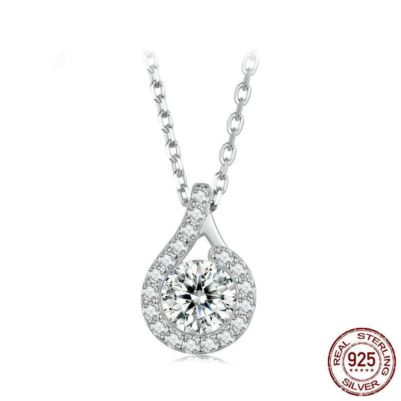 Light Luxury Sterling Silver 1 Karat Moissanite Necklace