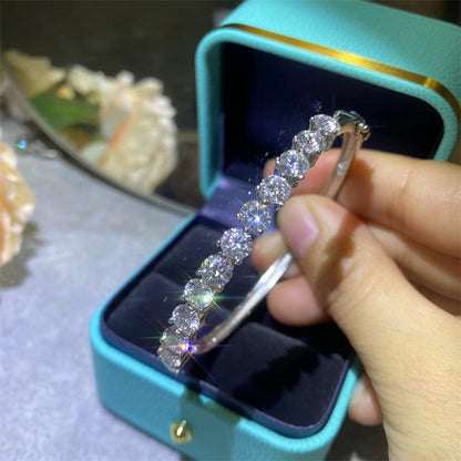 Pulsera de moissanita de color D con diamantes redondos de cuatro garras