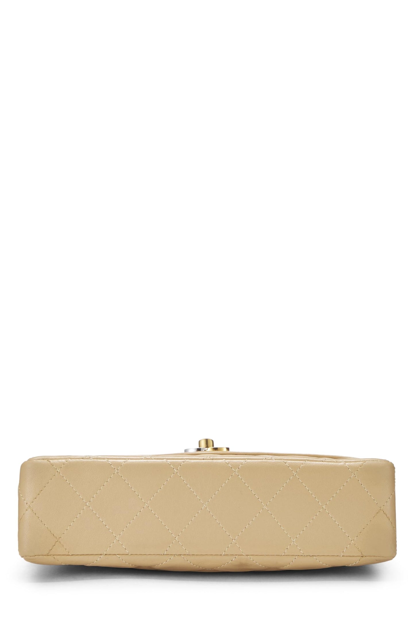 Chanel, Petit sac à rabat double en cuir d'agneau matelassé beige d'occasion, édition limitée Paris, beige