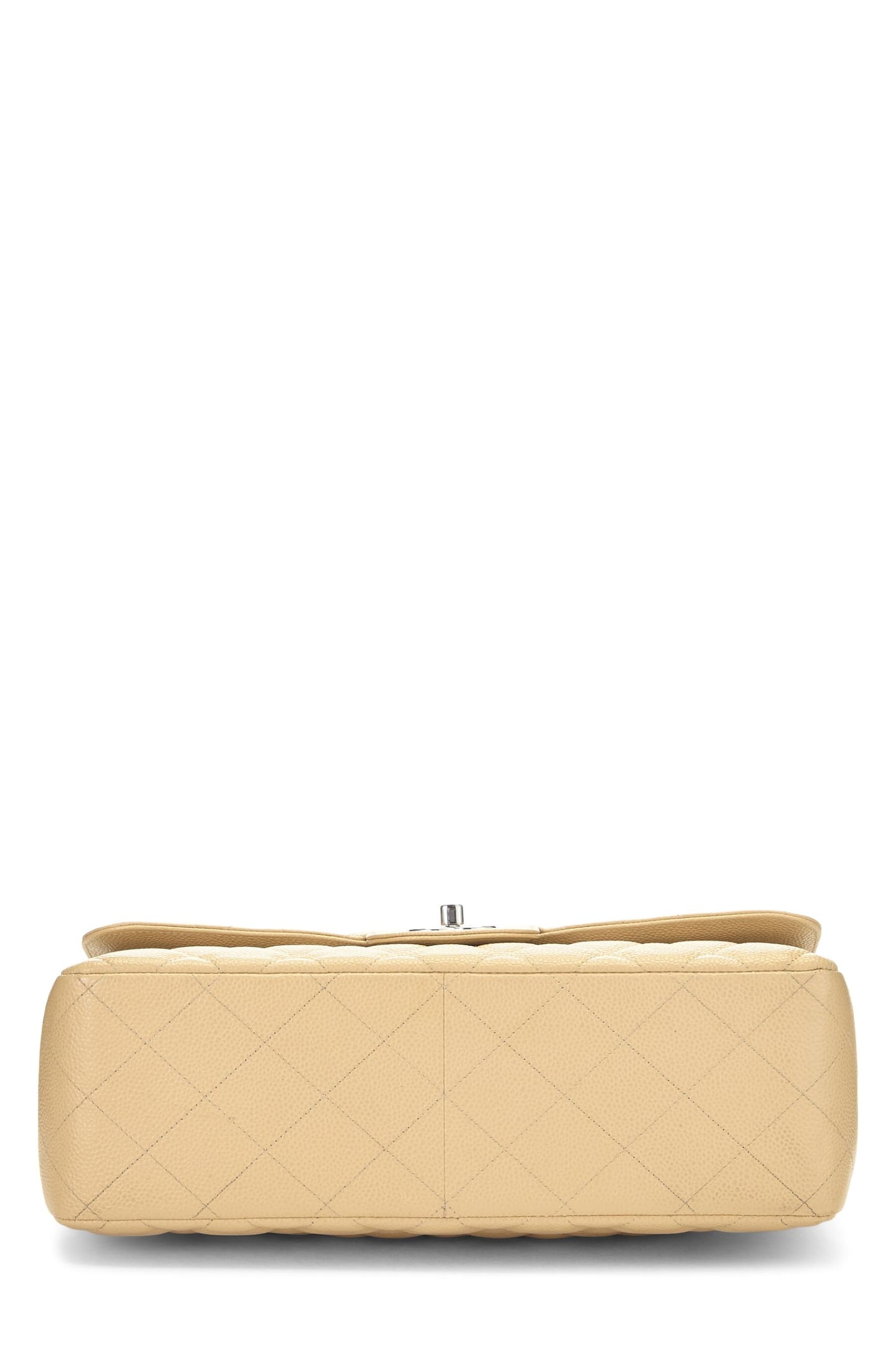 Chanel, sac à main jumbo à double rabat matelassé beige caviar, neuf et d'occasion, beige