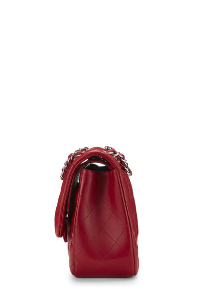 Chanel, Piel de cordero acolchada roja Pre-Loved New Classic Jumbo con doble solapa, Rojo