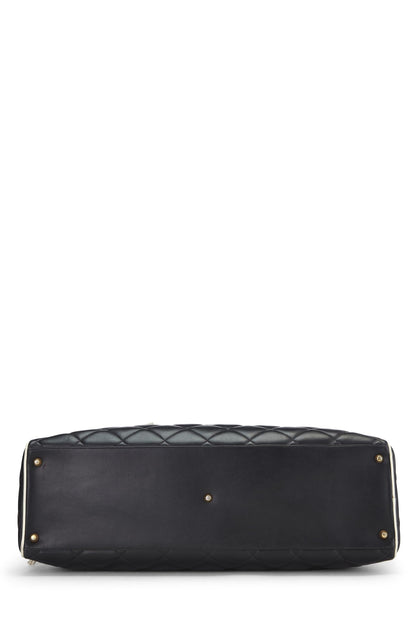 Chanel, Grand sac bowling en cuir de veau matelassé noir d'occasion, noir