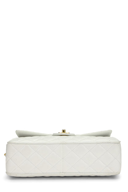 Chanel, sac pour appareil photo de poche matelassé blanc Caviar Medium, d'occasion, blanc