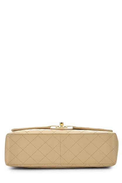 Chanel, sac à rabat moyen en cuir d'agneau matelassé beige d'occasion, beige