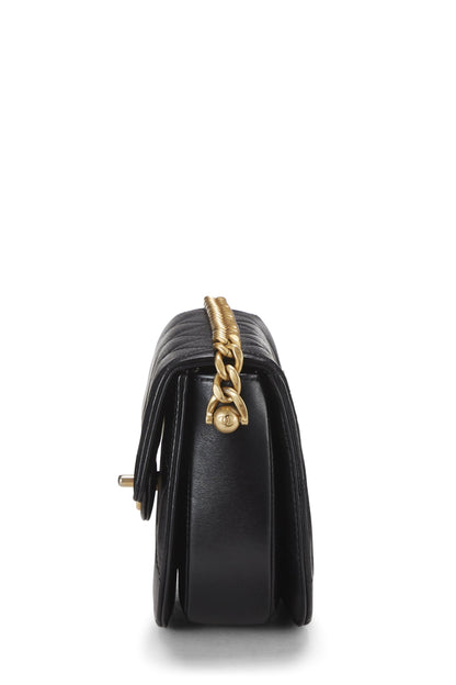 Chanel, Mini sac messager Moon Flap en cuir de veau noir d'occasion, noir