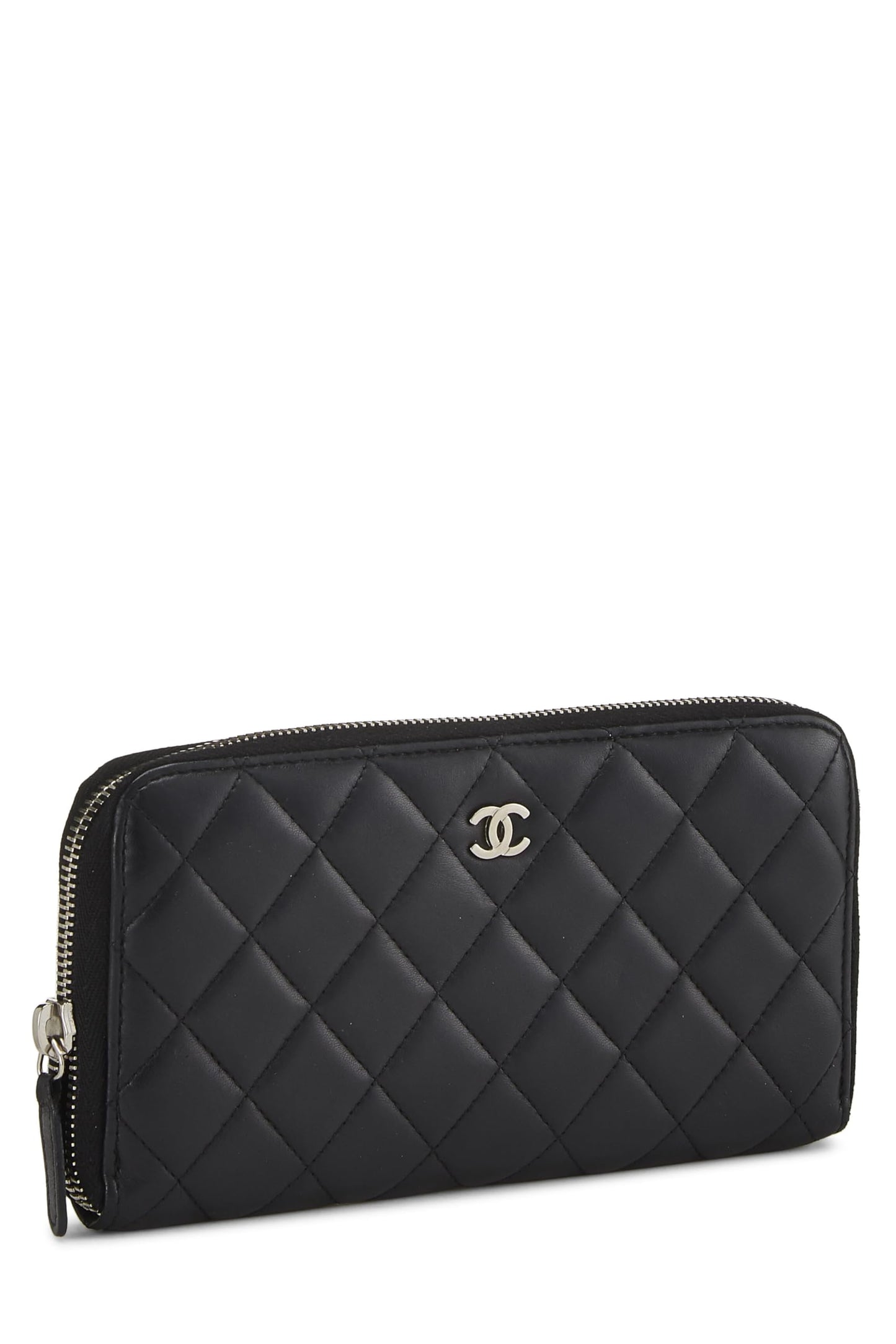 Chanel, portefeuille zippé en cuir d'agneau matelassé noir d'occasion, noir