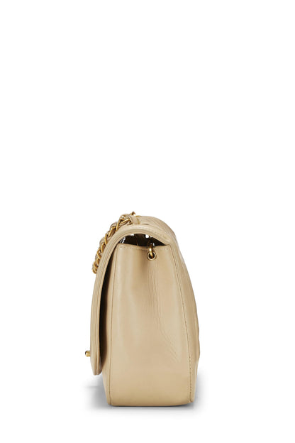 Chanel, Sac à rabat Diana Medium en cuir d'agneau matelassé beige d'occasion, beige